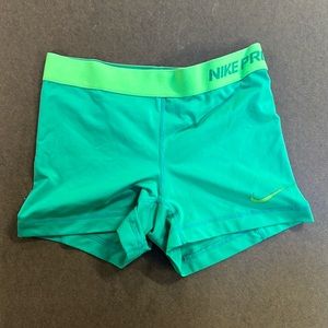 Nike Pro